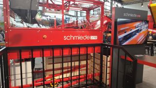 FarmsortOne est le concept de trieur optique de Grimme, dévoilé lors d'Agritechnica 2023. FarmsortOne est le concept de trieur optique de Grimme, dévoilé lors d'Agritechnica 2023.