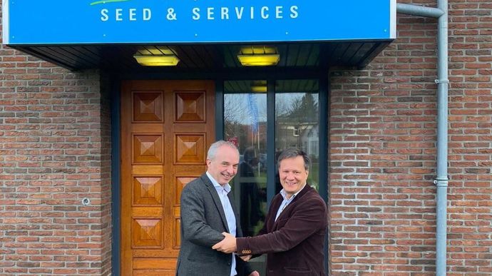 A droite, Luc Saint-Bonnet, directeur général de Cérience qui vient d'acquérir le semencier néerlandais Vandinter Semo, lequel reste dirigé par Bert-Jan van Dinter (à g.).