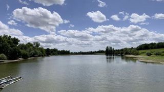 En analysant la disponibilité en eau propre, une étude montre que le nombre de sous-bassins confronté à une pénurie d'eau double, en conséquence de la pollution de l'eau.