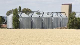 Au 1er janvier 2024, les stocks de céréales en dépôt chez les collecteurs étaient 52 % plus élevés que la moyenne. Au 1er janvier 2024, les stocks de céréales en dépôt chez les collecteurs étaient 52 % plus élevés que la moyenne.