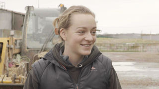 Les réalisateurs a aussi rencontré des jeunes femmes qui incarnent l’avenir du métier comme Claire Gervais, Lucie Mainard ou encore Anne Cécile Suzanne. Les réalisateurs a aussi rencontré des jeunes femmes qui incarnent l’avenir du métier comme Claire Gervais, Lucie Mainard ou encore Anne Cécile Suzanne.