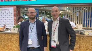Ronan Vanot (à gauche) et Christophe Grison (à droite), le directeur général et le président d'Adivalor, ont annoncé deux nouvelles filières de collecte de déchets agricoles. Ronan Vanot (à gauche) et Christophe Grison (à droite), le directeur général et le président d'Adivalor, ont annoncé deux nouvelles filières de collecte de déchets agricoles.