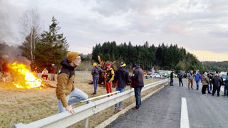 Blocage de route par des agriculteurs. Blocage de route par des agriculteurs.