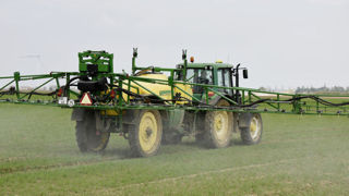 Le Conseil d’État a annule le décret du 23 mars 2022 précisant les délais sur l’interdiction de production, de stockage et de circulation de pesticides interdits en France. Le Conseil d’État a annule le décret du 23 mars 2022 précisant les délais sur l’interdiction de production, de stockage et de circulation de pesticides interdits en France.