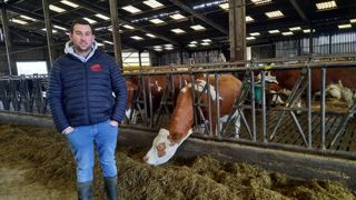 Thomas Cotiby, éleveur laitier en AOP époisses, a mis en place des mesures pour se prémunir de la tuberculose bovine. Thomas Cotiby, éleveur laitier en AOP époisses, a mis en place des mesures pour se prémunir de la tuberculose bovine.