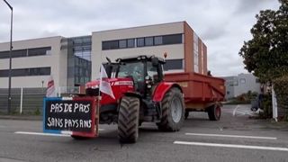 Plusieurs dizaines d'agriculteurs se sont rassemblés ce 18 mars 2024 matin devant l'Agence de services et paiement de Haute-Garonne. Plusieurs dizaines d'agriculteurs se sont rassemblés ce 18 mars 2024 matin devant l'Agence de services et paiement de Haute-Garonne.