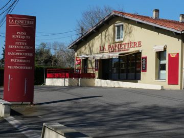 Occipain contrôle les marques La Panetière et Secrets de pains. Sur les 220 boulangeries de ces marques, 100 appartiendraient directement au groupe, les autres étant en franchise.