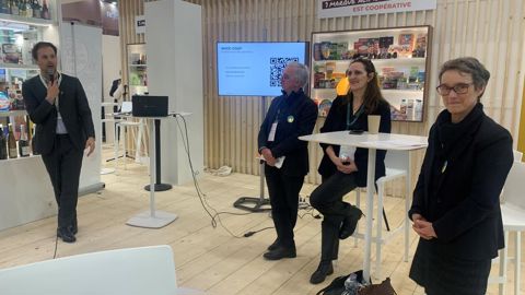 Benjamin Perdreau, directeur compétitivité et transition écologique de LCA, Fatah Bendali, directeur de l'unité Agreenium, Maryline Filippi, professeur d'économie à Bordeaux Sciences Agro, et Cécile Ernst, chargée de coopération scientifique et universitaire chez Agreenium, vendredi 1er mars au Sia.