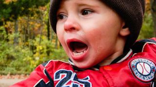 En tant que parent, se faire confiance, écouter son enfant et poser un cadre sont la clé pour réagir à un caprice. En tant que parent, se faire confiance, écouter son enfant et poser un cadre sont la clé pour réagir à un caprice.