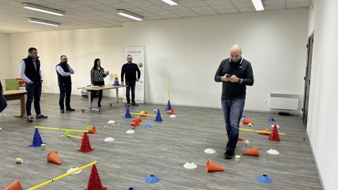 La coopérative Cérèsia a proposé des ateliers sécurité, notamment pour faire prendre conscience du danger de certaines situations comme faire deux choses en même temps, ici sur cette photo.