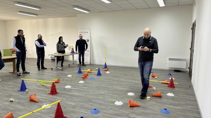 La coopérative Cérèsia a proposé des ateliers sécurité, notamment pour faire prendre conscience du danger de certaines situations comme faire deux choses en même temps, ici sur cette photo.