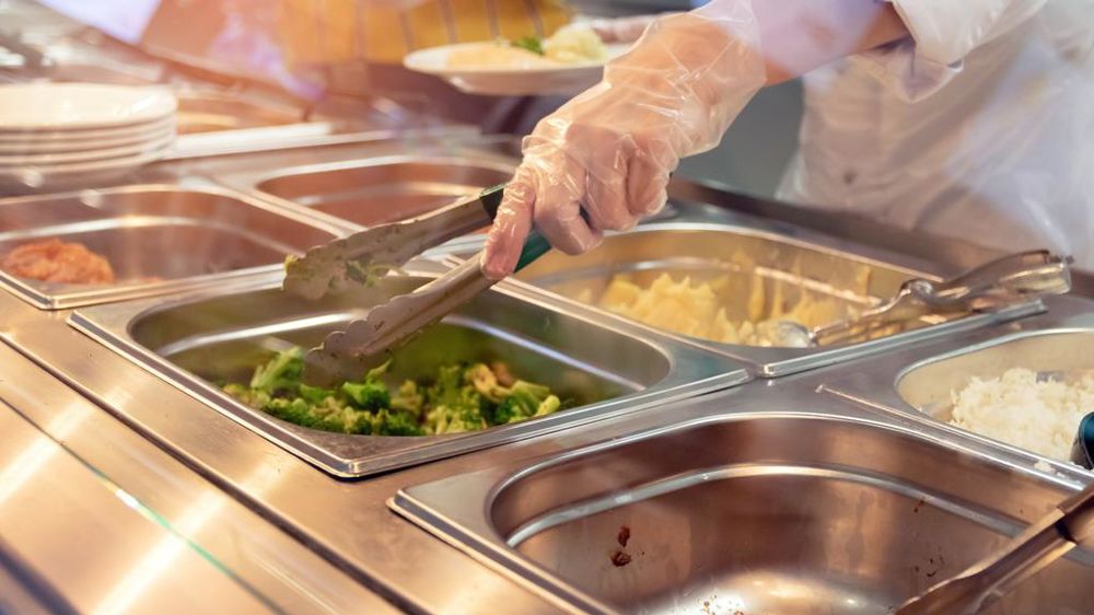 Plats servis dans une cantine Plats servis dans une cantine