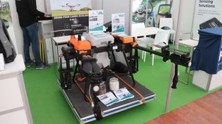 Le drone AG100 est capable de décoller avec une masse maximale de 95 kg.