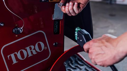 Passer à l’électrique avec Toro Passer à l’électrique avec Toro