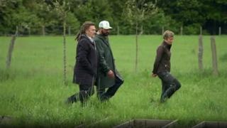 Olivier Delacroix est allé à la rencontre de cinq exploitants agricoles pour raconter leurs vies et leurs difficultés. Olivier Delacroix est allé à la rencontre de cinq exploitants agricoles pour raconter leurs vies et leurs difficultés.