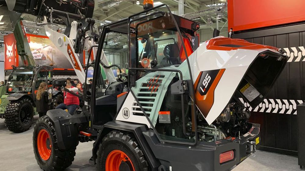 La L95 abrite un moteur de 75 ch.