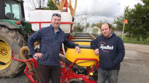 Boris Boudeau et Julien Cheminant ont choisi de modifier l’interrang à 65 cm afin de conserver une voie de l’ordre de 2 m sur le tracteur et le pulvérisateur.
