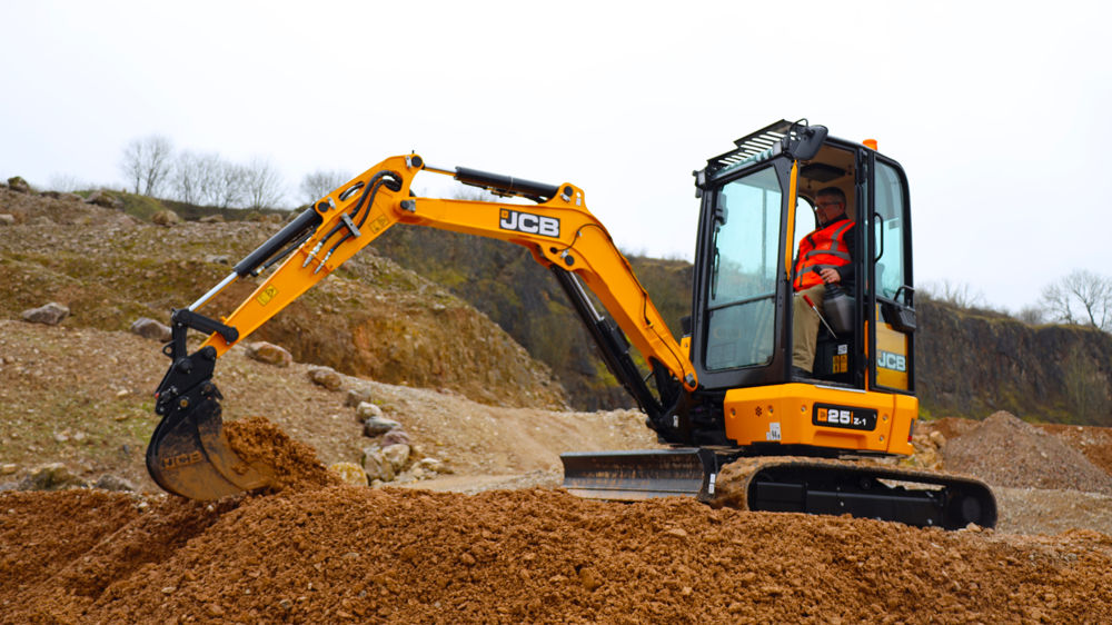 Le bras des nouvelles minipelles de 2,5 t bénéficie d’une cinématique améliorée.