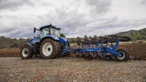 Överum fabriquait des charrues pour New Holland depuis 2017. Överum fabriquait des charrues pour New Holland depuis 2017.