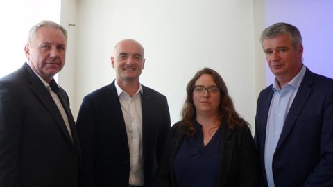 Le nouveau bureau du CNIPT est composé de (de g. à dr.) Dominique Père (secrétaire), Joanny Dussurgey (président), Jessica Tessier (trésorière) et Antoine Peenaert (vice-président). Le nouveau bureau du CNIPT est composé de (de g. à dr.) Dominique Père (secrétaire), Joanny Dussurgey (président), Jessica Tessier (trésorière) et Antoine Peenaert (vice-président).
