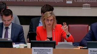 Agnès Pannier-Runacher a rappelé la volonté du Gouvernement d'avancer rapidement sur un texte législatif concernant la séparation conseil/vente des produits phytosanitaires et le conseil stratégique.