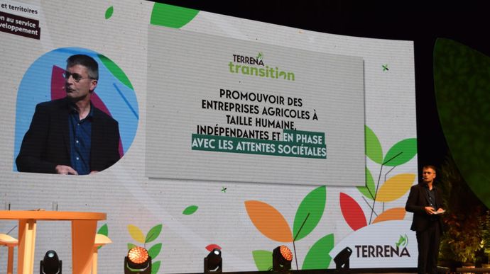 « Nous sommes convaincus que développement des exploitations et transition sont indissociables
pour construire l’agriculture de demain », a déclaré Olivier Chaillou, président de Terrena, lors de la présentation du plan Terrena Transition, jeudi 30 mai, à Angers (Maine-et-Loire).