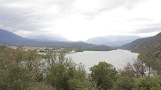 Dans la vallée de la Têt, les pluies d’avril ont bien rempli la réserve de Vinça (en photo). Dans la vallée de l’Agly par contre, la situation reste très difficile. Dans la vallée de la Têt, les pluies d’avril ont bien rempli la réserve de Vinça (en photo). Dans la vallée de l’Agly par contre, la situation reste très difficile.