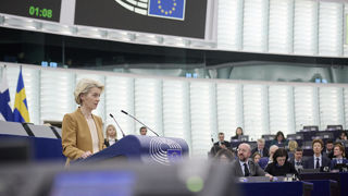 Le groupe politique d'Ursula von der Leyen, la présidente de la Commission européenne, renforce sa position au sein du Parlement européen. Le groupe politique d'Ursula von der Leyen, la présidente de la Commission européenne, renforce sa position au sein du Parlement européen.