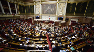 Plusieurs syndicats agricoles ont fait part de leurs craintes de voir « remis en question » par la dissolution de l'Assemblée les travaux engagés sur le projet de loi d'orientation agricole ou sur un renforcement du dispositif Egalim. Plusieurs syndicats agricoles ont fait part de leurs craintes de voir « remis en question » par la dissolution de l'Assemblée les travaux engagés sur le projet de loi d'orientation agricole ou sur un renforcement du dispositif Egalim.