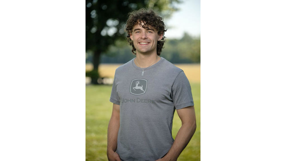 Rex Curtiss, chef des tracteurs de John Deere. Rex Curtiss, chef des tracteurs de John Deere.