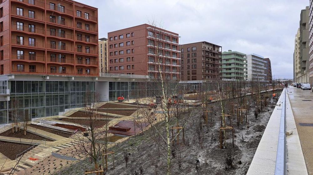 Derrière l’ensemble des sites olympiques, se cachent plusieurs réalités, avec deux grands aménagements, le village des athlètes sur cette photo, et le cluster médias.