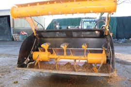 Emily équipe sa gamme de godets Melodis de pales. Ici, le système de désilage est la fraise.