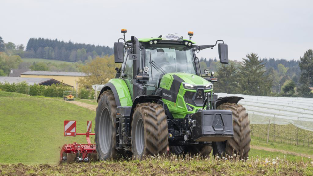 Le 6180 TTV offre, sur le papier 181 ch de puissance maximale pour une capacité de relevage de 9,7 T.