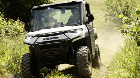 Le Polaris Ranger XP Kinetic est un modèle électrique de SSV.