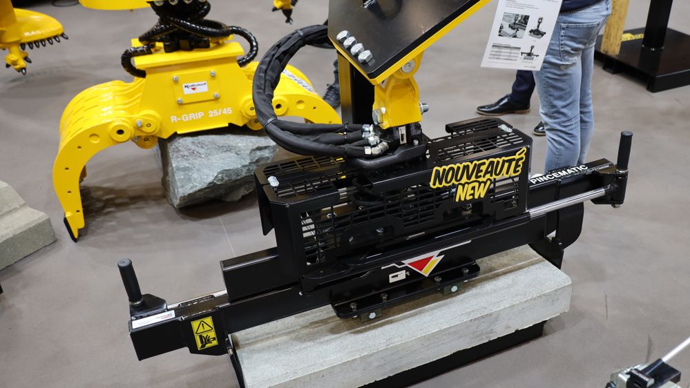 Les pinces de tri R-Grip et la pince "Pincematic" dédiée à la pose de bordures, ont été exposées au salon Intermat 2024.