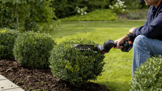 Cisaille de jardin ASPIRE d'Husqvarna. Cisaille de jardin ASPIRE d'Husqvarna.