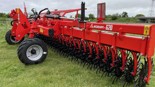 Agram présente la Rota Clean, une houe rotative de 6,20 m. Agram présente la Rota Clean, une houe rotative de 6,20 m.