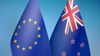 Le commerce entre l'Union européenne et la Nouvelle-Zélande atteignait déjà près de 9,1 milliards d’euros en 2022, avant la mise en oeuvre de l'accord de libre-échange. Le commerce entre l'Union européenne et la Nouvelle-Zélande atteignait déjà près de 9,1 milliards d’euros en 2022, avant la mise en oeuvre de l'accord de libre-échange.