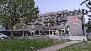 Le restaurant universitaire Montmuzard à Dijon a été le lieu d'une expérimentation sur les plats végétariens. Le restaurant universitaire Montmuzard à Dijon a été le lieu d'une expérimentation sur les plats végétariens.