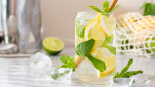 Cocktail Gin fizz. Cocktail Gin fizz.