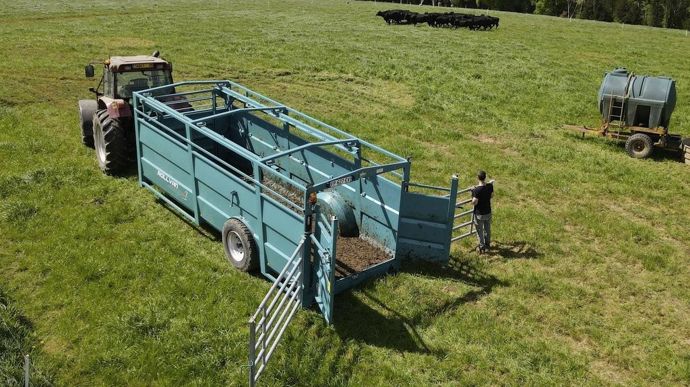 Spécialisée dans le matériel d'élevage, l'entreprise finistérienne Rolland reste leader sur le marché des bétaillères en 2023.