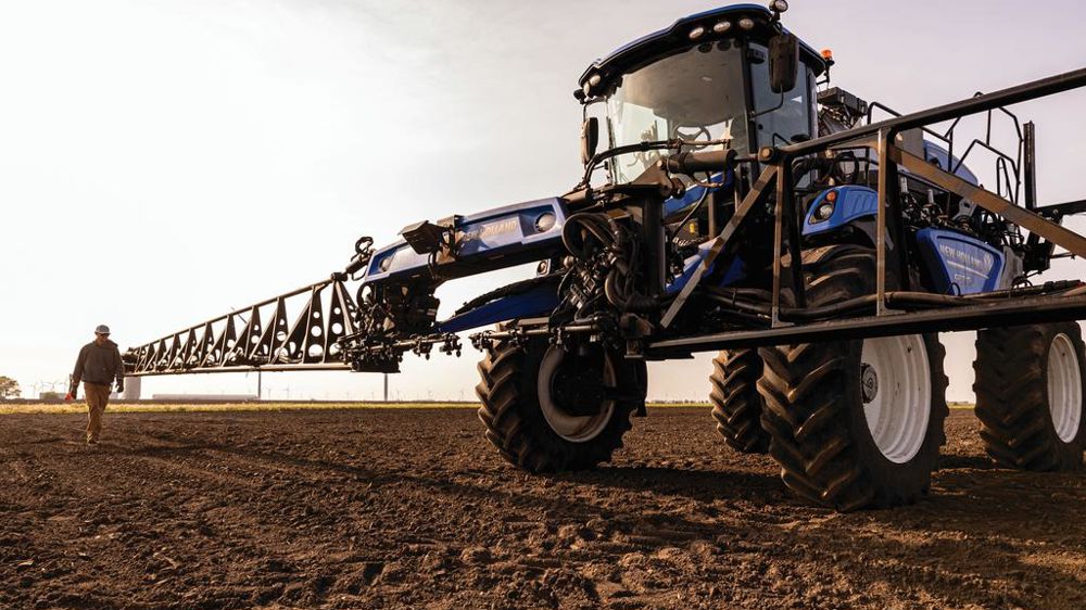 Pulvérisateur automoteur New Holland Guardian distribué sur le continent américain.