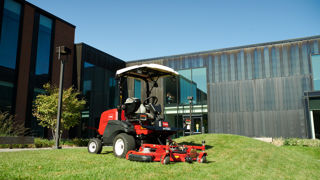 Tondeuse électrique Toro Groundsmaster® e3200 – Performante et silencieuse