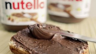 Ferrero va commercialiser en France, en Italie et en Belgique une version végane du Nutella. Ferrero va commercialiser en France, en Italie et en Belgique une version végane du Nutella.