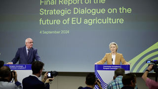 Le dialogue stratégique n'engage pas la Commission mais devrait l'aider à orienter sa prochaine politique agricole. Le dialogue stratégique n'engage pas la Commission mais devrait l'aider à orienter sa prochaine politique agricole.