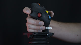 Les concepteurs ont travaillé sur l'ergonomie pour prévenir les troubles musculo-squelettiques (TMS) des chauffeurs. 