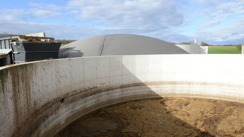 Sublime Energie a développé une solution de liquéfaction à la ferme qui s’adapte en amont du moteur sur une installation en cogénération. Sublime Energie a développé une solution de liquéfaction à la ferme qui s’adapte en amont du moteur sur une installation en cogénération.