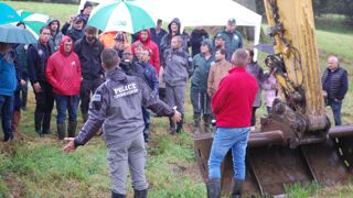 Les cas concrets rencontrés à Brécey dans la Manche ont nourri des discussions animées entre agriculteurs et policiers de l’environnement, le 25 septembre 2024. Les cas concrets rencontrés à Brécey dans la Manche ont nourri des discussions animées entre agriculteurs et policiers de l’environnement, le 25 septembre 2024.