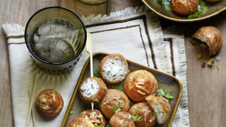 Gougères fourrées au fromage frais. Gougères fourrées au fromage frais.