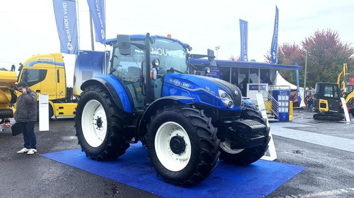 La gamme T5 Dual Command se décline en 5 machines de 80 à 117 ch.